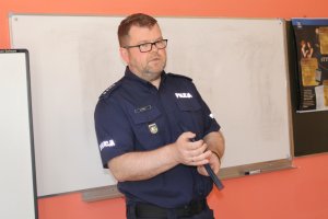 Zastępca Komendanta Powiatowego Policji w Międzyrzeczu nadkom. Sławomir Gorący