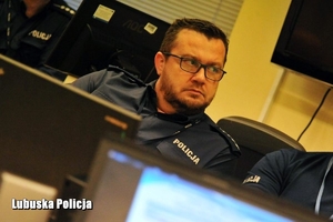 aspirant sztabowy Jerzy Tryba -dyżurny Komendy Powiatowej Policji w MIędzyrzeczu